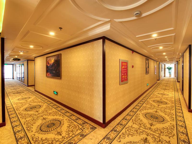 Vienna Hotel Shanghai Happy Valley Сунцзян Экстерьер фото